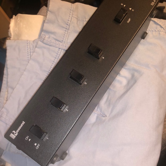 Russound SS-4 Amplifier and Speaker Distribution - Picture 1 of 8